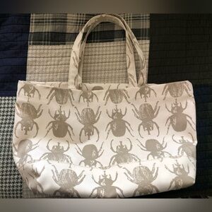 Stylish India Hicks White/Beige Tote Bag with Beetle Print 🪲